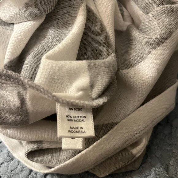 Express Size XS Sexy Basics Tee - NWT - Picture 3 of 5